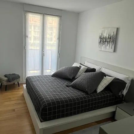 Espectacular Moderno Y Acogedor-bajo Apartamento