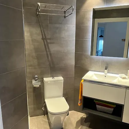 Espectacular Moderno Y Acogedor-bajo Apartamento